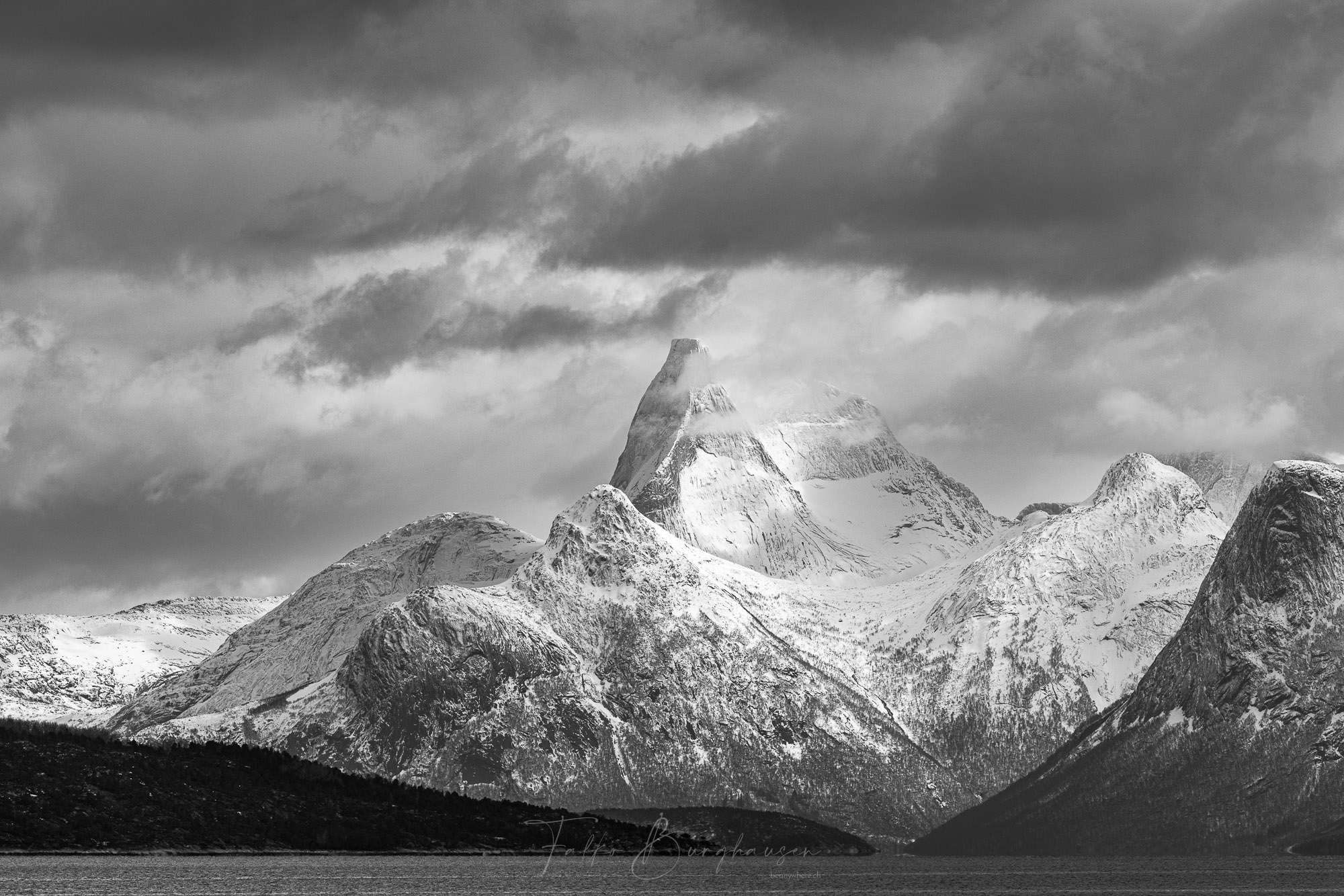 The Tooth of the North - A monument of silence and power