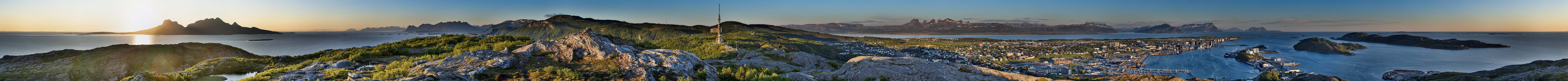 Bodø is an ideal starting point for traveling to the Lofoten Islands and is bathed in the midnight sun from the beginning of June to the beginning of July.