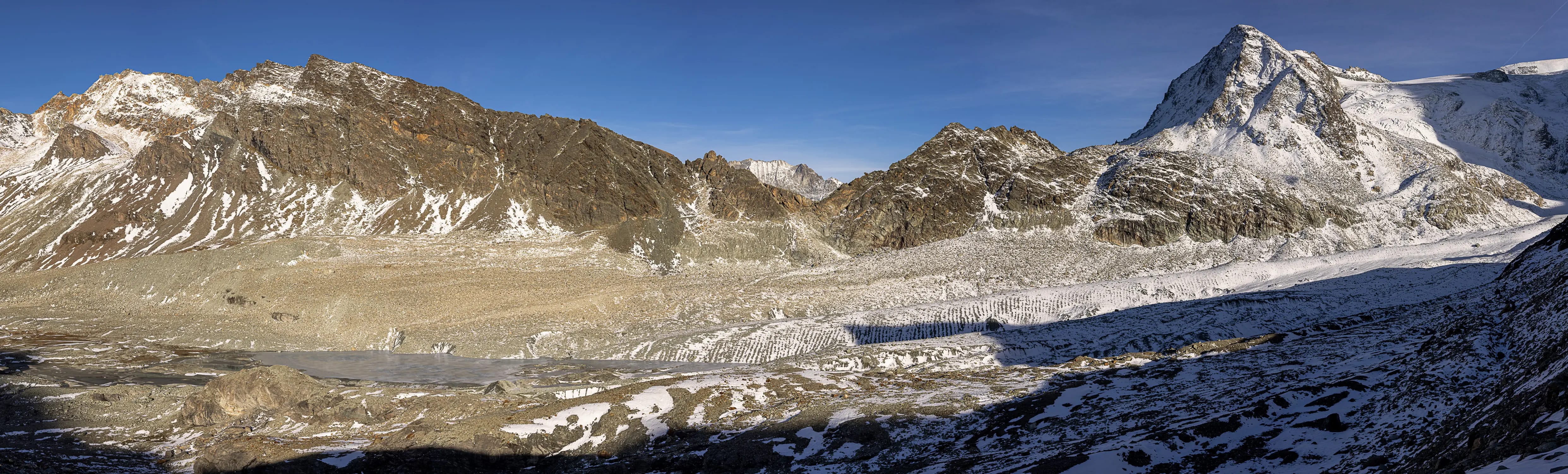 The Glacier de Cheilon after the first snowfall in autumn, opposite the 2854 meters high Pas de Chèvres.